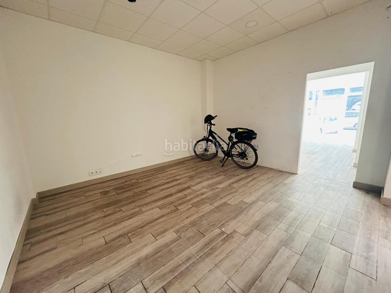 Foto 5cd6c247-29f2-4a61-bd4b-5da9c3288877. Local comercial en venta amplio local comercial en el centro , en El Puerto! en Dénia