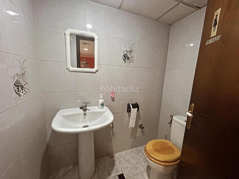 Foto 8919ea60-514f-4152-b463-f0a813d27628. Alquiler local comercial se alquila local comercial en el centro ! en Dénia