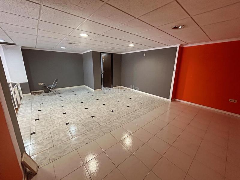 Foto dab938f7-6a3e-43ec-82f9-d4d83c439ed0. Alquiler local comercial se alquila local comercial en el centro ! en Dénia