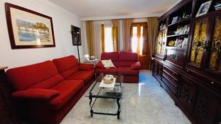 Casa adossada a Centro Urbano. En venta casa de pueblo en el centro de dénia!