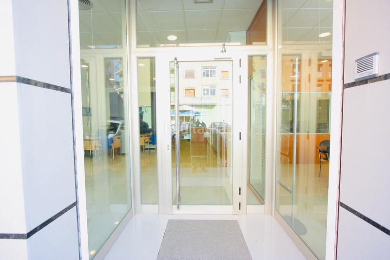 Foto 34b88afd-fd27-4bc9-8b5b-1ce2c38d0498. Alquiler local comercial se alquila local comercial en el centro ! en Dénia