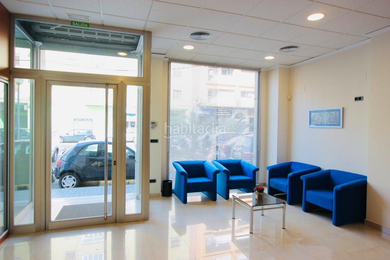 Foto eba46adf-a029-4a2e-b818-5fe89dc2ae9f. Alquiler local comercial se alquila local comercial en el centro ! en Dénia