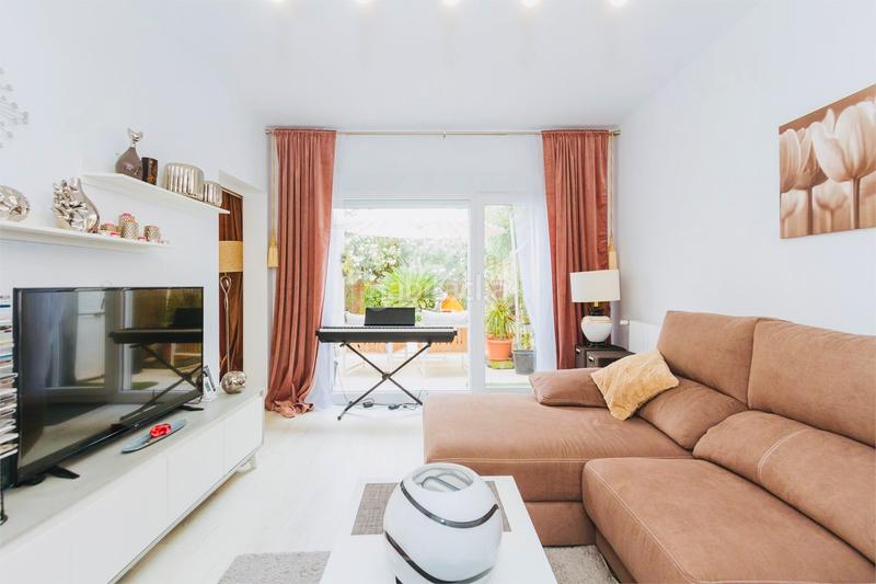 Foto 61460c21-b655-44b1-8d76-b8a7a80e5ad8. Casa a schiera con camino riscaldamento parcheggio piscina in Pedreguer