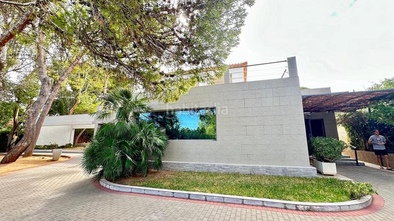 Foto 02449a63-9e7f-4dc9-bc21-e45387216c39. Chalet avec cheminée parking piscine dans Las Rotas / Les Rotes Dénia