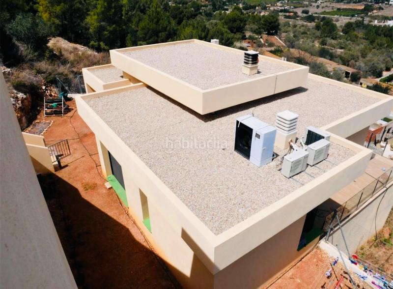 Foto 0c5a449d-8315-4297-a3f4-d05c2dc57720. Chalet en venta precioso chalet de reciente construcción , en el montgó! en Dénia