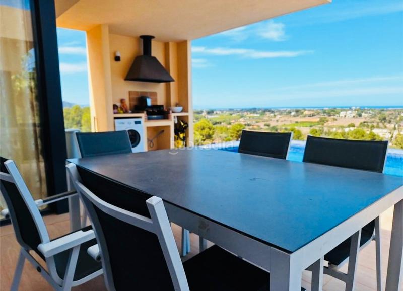 Foto 1c5b7f54-f369-4883-bf51-309fdf5da6a2. Chalet en venta precioso chalet de reciente construcción , en el montgó! en Dénia