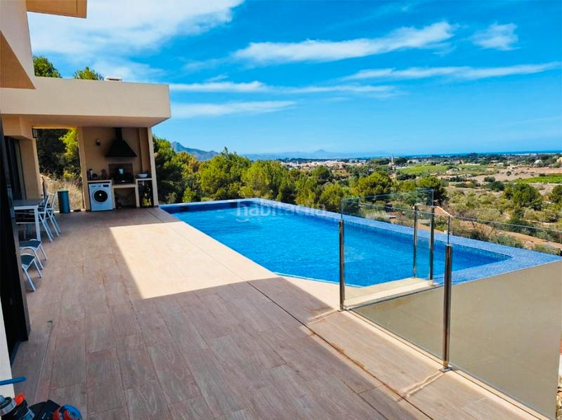 Foto 3d41c804-cafd-4819-a35d-44cfa73310b9. Chalet en venta precioso chalet de reciente construcción , en el montgó! en Dénia