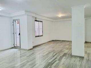 Location Local commercial à Centro Urbano. Se alquila oficina en el centro de dénia, diáfana, recién pintad