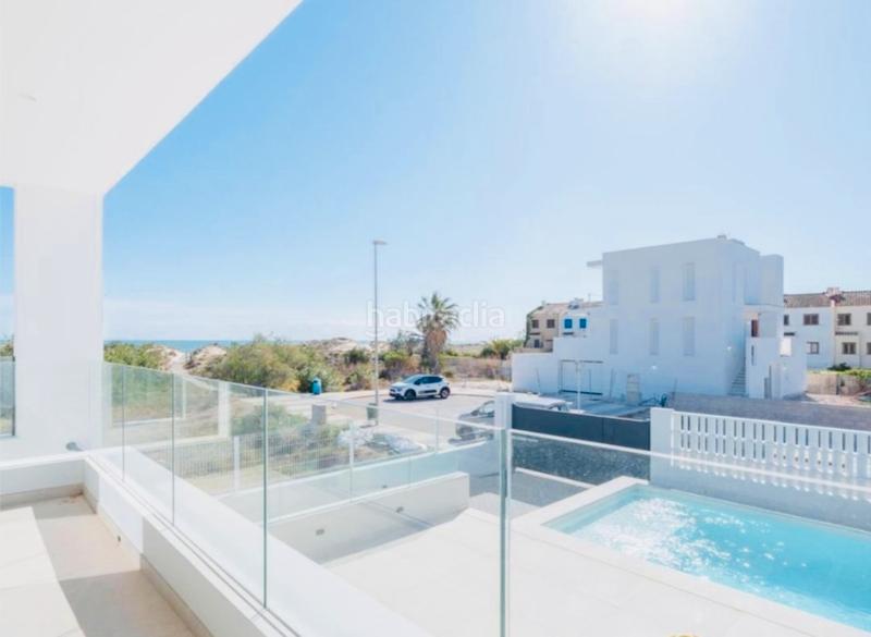 Foto d6445284-340d-4281-a909-2bf87280210c. Chalet with fireplace parking pool in Oliva playa Oliva