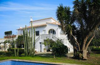 Chalet en El Montgó. Nuevo chalet en venta en dénia, junto al casco urbano!