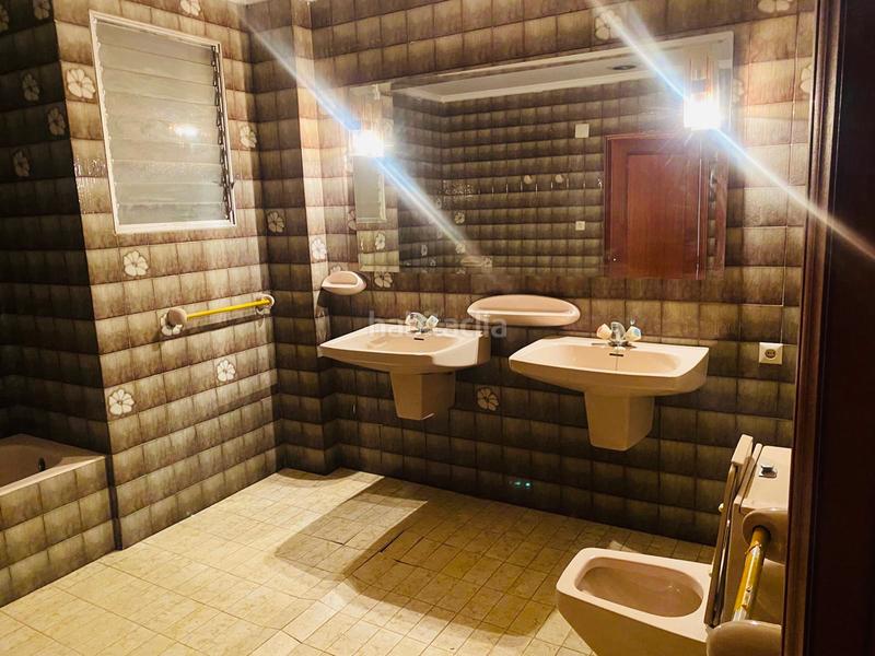 Foto eb033a41-9f38-4c09-ac04-e584cb1c8f67. Edifici a Verger (el)