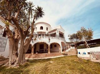 Chalet en Portichol-Balcón al Mar. En venta espectacular chalet ubicado en el centro de jávea!
