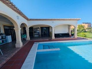Chalet à Oliva Pueblo. Nuevo y precioso chalet en venta en oliva!