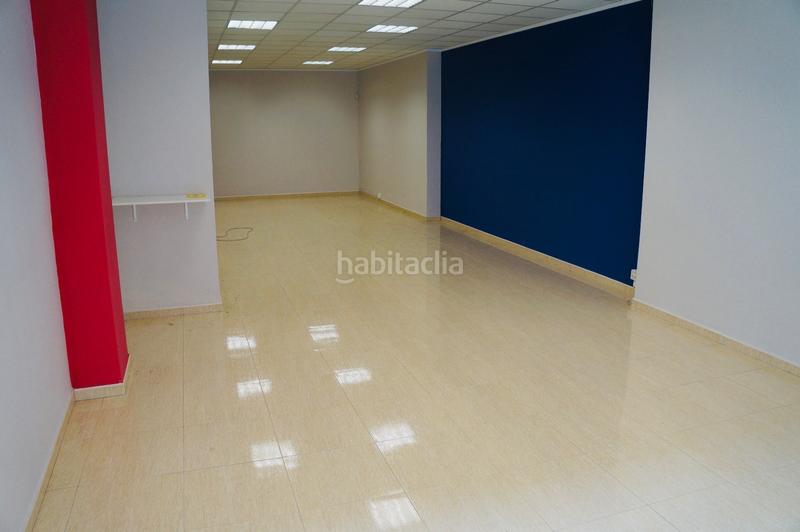 Foto aab33817-495e-4e0f-a647-86bb3a96ee12. Local comercial a Oliva pueblo Oliva