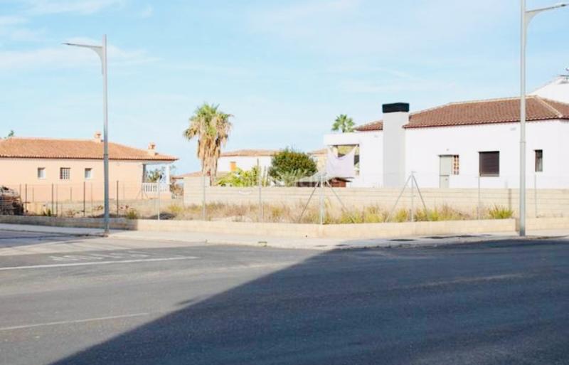 Foto f1f3b5a2-3476-4f4f-a1d1-bc7776a39790. Terreno residenziale in Pego