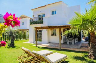 Chalet en El Montgó. Nuevo y precioso chalet en venta en dénia, a los pies del montgó