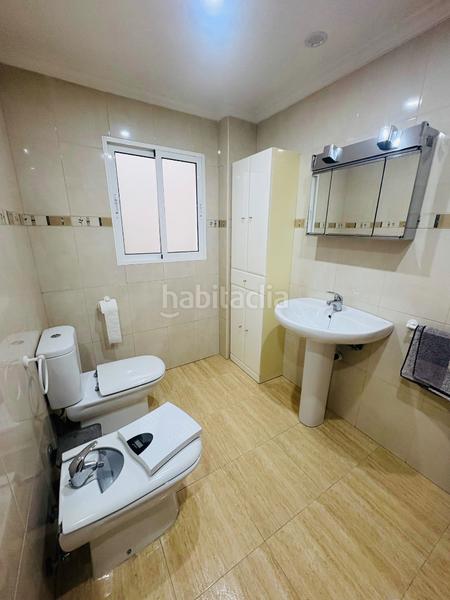 Foto 0207c9a0-b632-4f9f-91f9-40f3e73dbf76. Towny house with fireplace heating parking in Pego