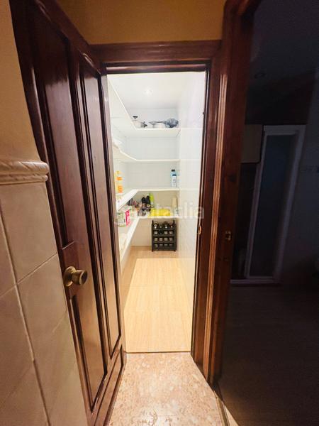 Foto c0a6bc86-8eec-446a-bfbb-351cc4ef1351. Towny house with fireplace heating parking in Pego