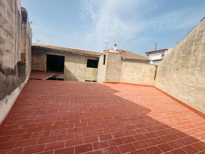 Foto 88d8c517-8597-4813-a834-3d7f43c3cac2. Edifici a Oliva pueblo Oliva