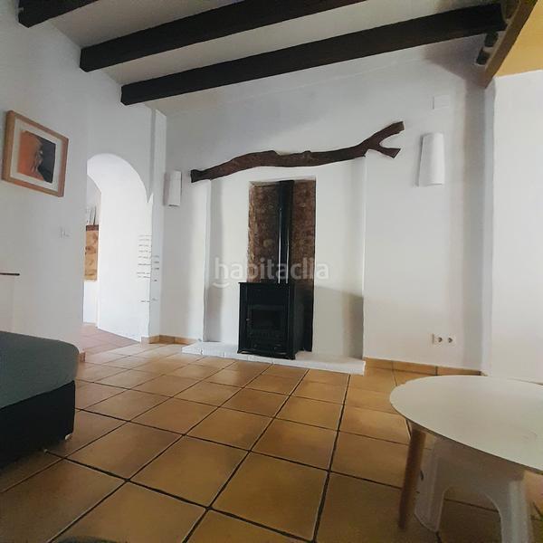 Foto 9d50f487-9630-4bf0-b0a0-52a5de2784f9. Casa adossada amb xemeneia calefacció a Xaló