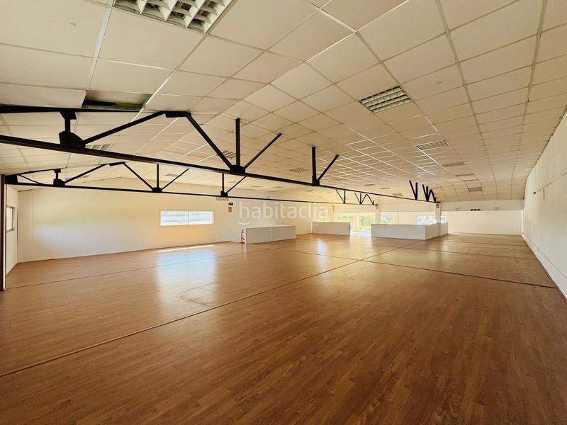 Foto 90682548-d0b2-4a7f-bc5a-68991fa2ce06. Alquiler local comercial nuevo local/nave disponible ! en Dénia