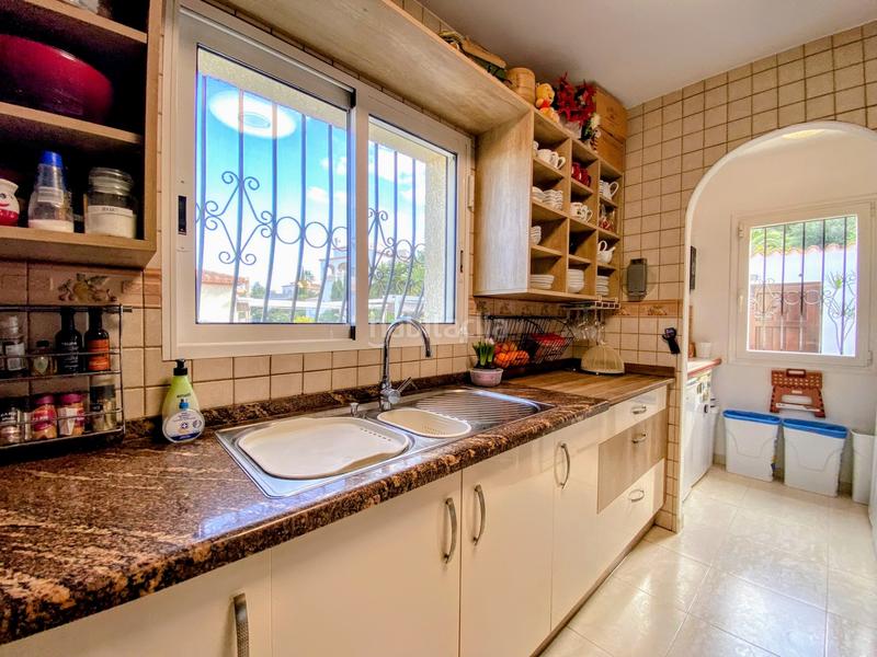 Foto 3a20c2dc-3471-4d2b-8ca7-7d9665add3ed. Xalet amb xemeneia calefacció aparcament a Pedreguer