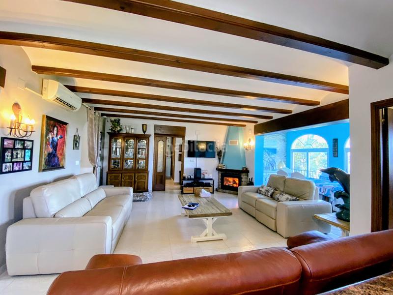 Foto 3ff36c64-34af-43df-8d13-87069d8a5ff2. Xalet amb xemeneia calefacció aparcament a Pedreguer