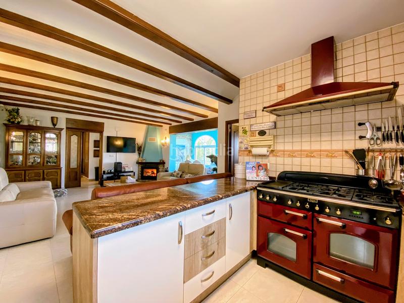 Foto 8a6b08a1-410c-4cca-bb35-ed9ace3c42a2. Xalet amb xemeneia calefacció aparcament a Pedreguer