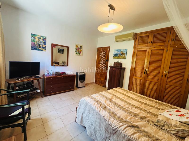 Foto 1e7350f0-5710-4bdb-b5ec-1e48ee005bdc. Chalet avec cheminée chauffage parking dans El Montgó Dénia