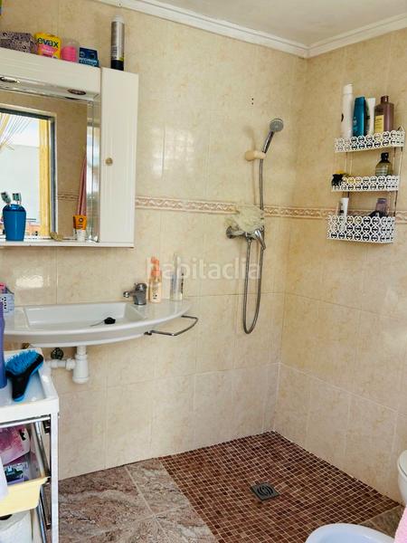 Foto 7ab79c4b-b443-40c9-9b31-b78f05a10d86. Chalet nuevo y precioso chalet en venta , junto a la playa! en Oliva