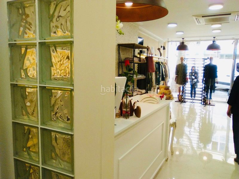 Foto 0a1e78dd-6dfa-4023-bc9e-9691639d09a6. Traspaso local comercial nuevo local que se traspasa en el centro ! en Dénia