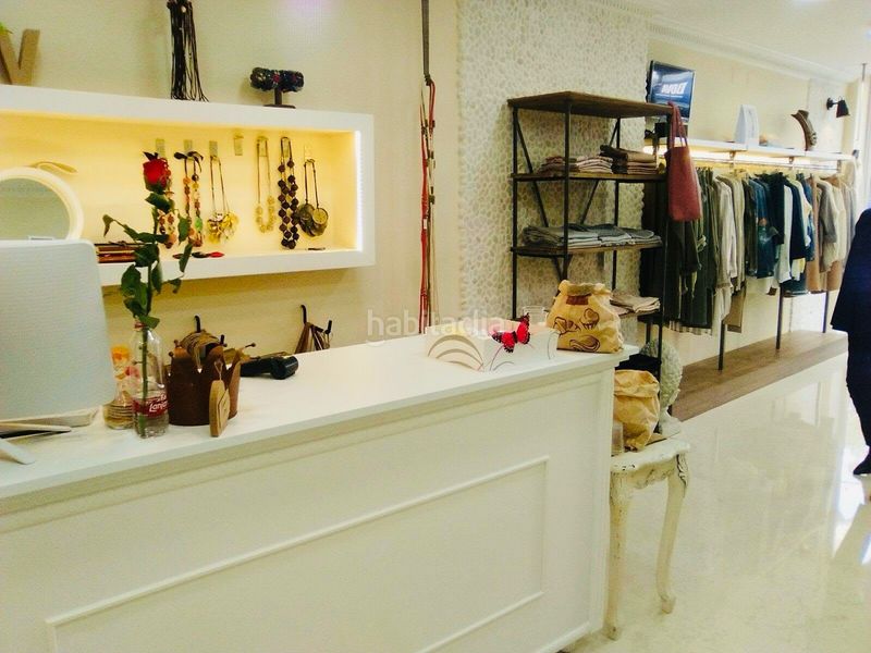 Foto 921fbeef-e7b7-4d97-aa80-23f1143d6245. Traspaso local comercial nuevo local que se traspasa en el centro ! en Dénia