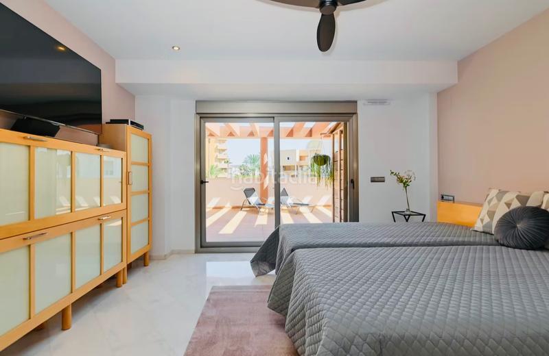 Foto ac6d44df-bd6a-4c12-bdbd-f9a4d38bd36b. Apartamento nuevo y espectacular apartamento en venta en jávea, en el arenal, a 100 metros de la playa! en Xàbia