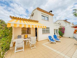 Chalet en El Montgó. Nuevo y precioso chalet adosado en venta, en dénia, a los pies d