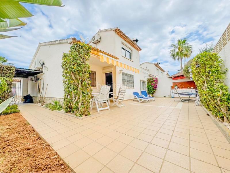 Foto 2a246e25-c822-4d4e-8cd4-1a04bf1985b9. Chalet nuevo y precioso chalet adosado en venta, , a los pies dEl Montgó! en Dénia