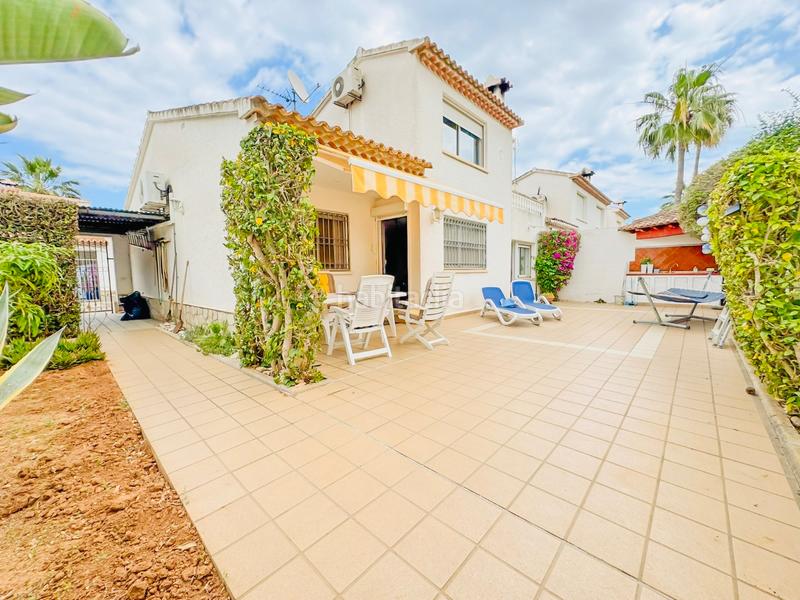 Foto fecfcca5-075d-4a04-85f2-a4034bbd584c. Chalet nuevo y precioso chalet adosado en venta, , a los pies dEl Montgó! en Dénia