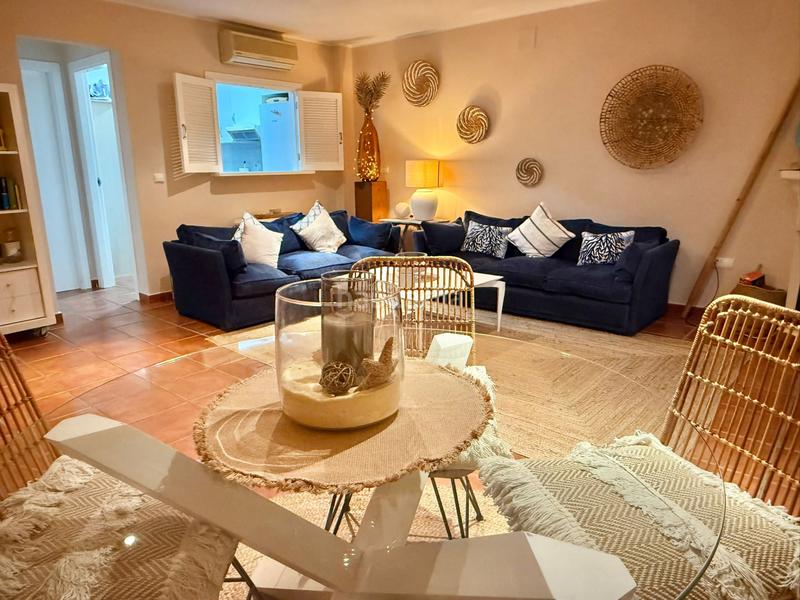 Foto f1d1d31d-86ec-4c4d-8a7b-df11b63d57ee. Casa adossada amb calefacció aparcament piscina a Dénia