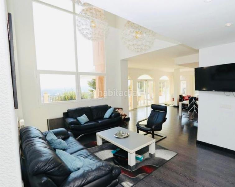 Foto 0cd865e0-e395-4468-81f7-8d80e77e3543. Chalet with fireplace heating parking pool in Altea ciudad Altea