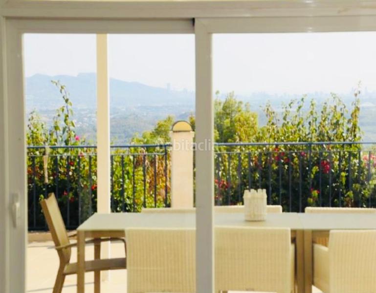 Foto 6c64d78d-8eea-45c6-b8bc-6fbbf1409ec0. Chalet with fireplace heating parking pool in Altea ciudad Altea