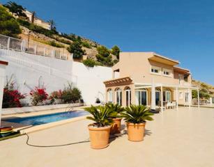 Chalet en Altea Ciudad. Nueva y preciosa villa en venta en altea!