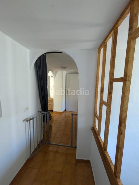 Foto b07cbb22-15e8-4b63-8aa2-089bf039db6c. Casa adossada amb xemeneia a Alcalalí