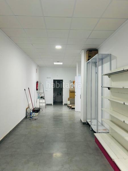 Foto 3ce50b52-12b9-4a82-b881-e9be22cb3ea9. Alquiler local comercial nuevo local en alquiler en el centro ! en Dénia