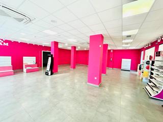 Location Local commercial à Centro Urbano. Nuevo local en alquiler en el centro de dénia!