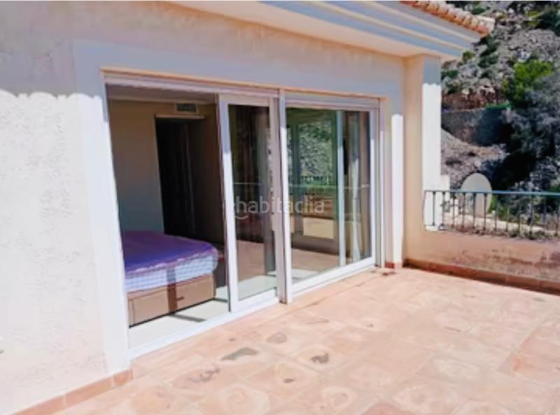 Foto 0c443482-3ce9-4800-b3b2-4b4868189c4d. Àtic amb xemeneia calefacció aparcament piscina a Altea