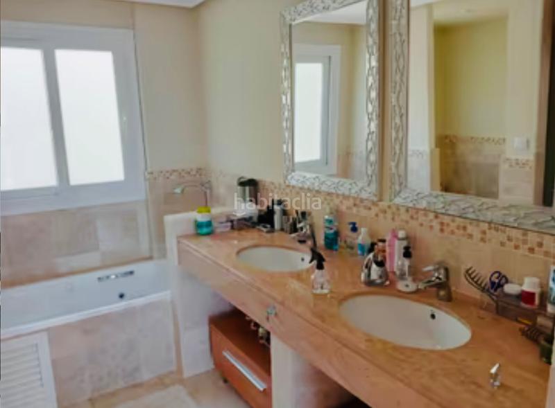 Foto 5e6ee894-b541-4698-b554-b677fc433e99. Àtic amb xemeneia calefacció aparcament piscina a Altea