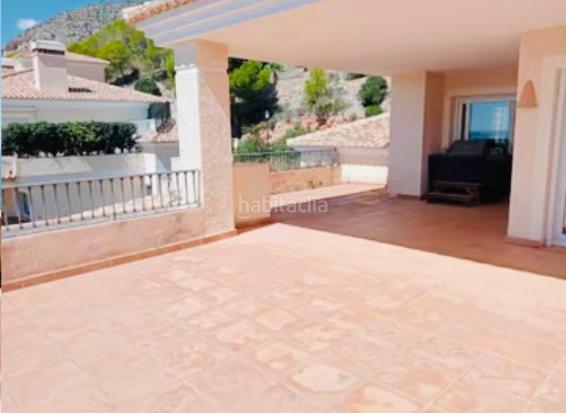 Foto daaca749-9dd0-47f9-a68d-ca939e84214c. Àtic amb xemeneia calefacció aparcament piscina a Altea