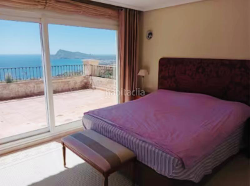 Foto e92d2352-1daa-46ca-a7eb-7218d1f3d63f. Àtic amb xemeneia calefacció aparcament piscina a Altea