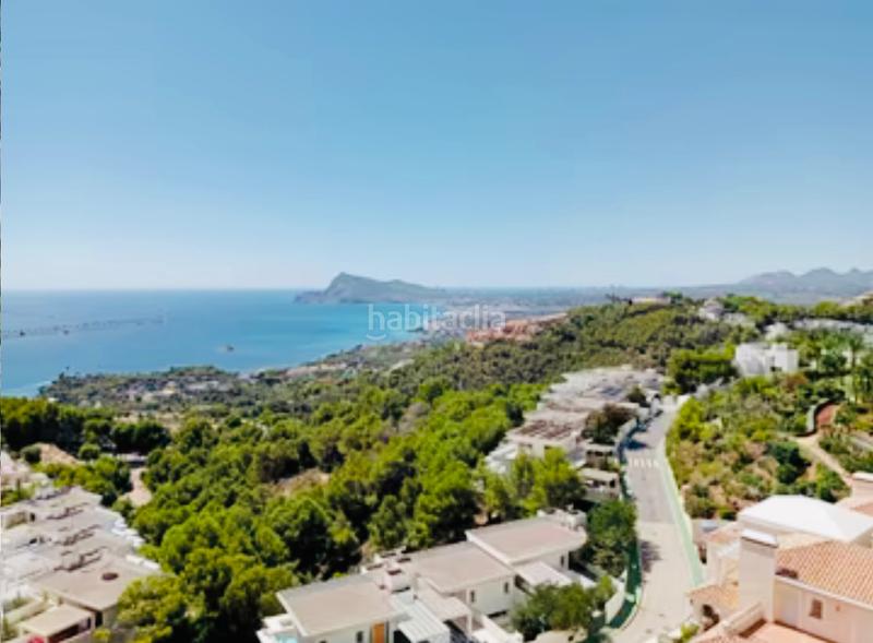Foto ef2b03f5-fec7-4dbc-8173-5ed6d309e817. Àtic amb xemeneia calefacció aparcament piscina a Altea