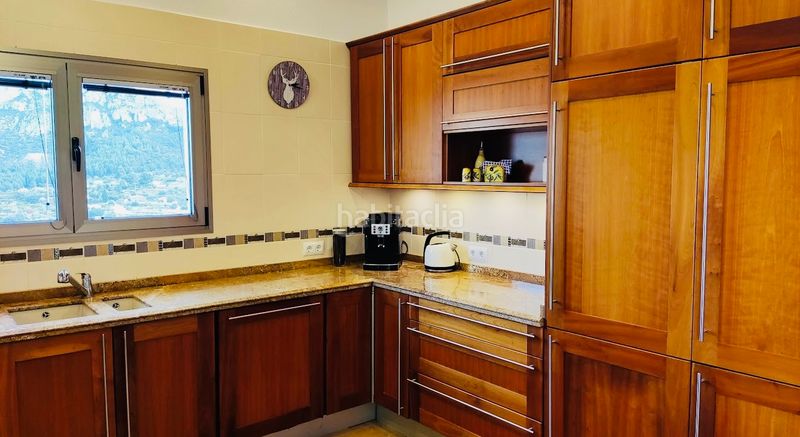 Foto b88a4815-f829-4760-b55e-26ee16fe7a72. Xalet amb xemeneia calefacció aparcament piscina a Dénia