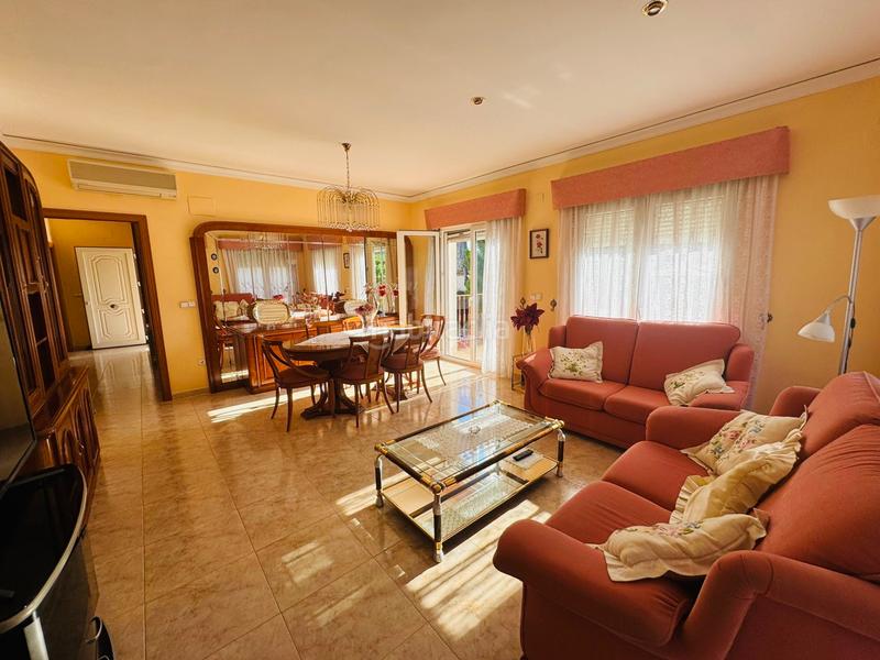 Foto 18b7fc3e-c1ed-4a8a-97be-77c7bc2eab9c. Chalet con camino riscaldamento parcheggio piscina in Pedreguer